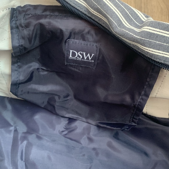 DSW Weekender Duffle Bag - Picture 6 of 9